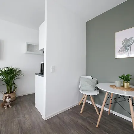 Zentral, Modern, Gemuetlich Mit Balkon & Parkplatz *