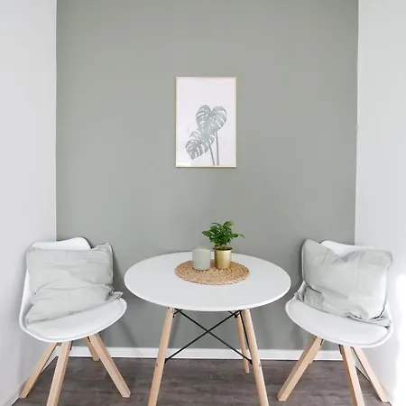 Zentral, Modern, Gemuetlich Mit Balkon & Parkplatz 公寓