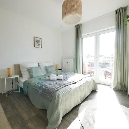 Zentral, Modern, Gemuetlich Mit Balkon & Parkplatz *