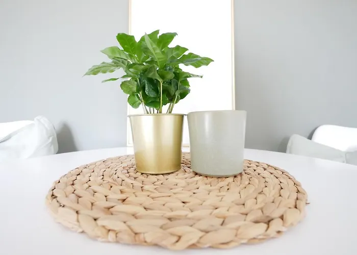 Zentral, Modern, Gemuetlich Mit Balkon & Parkplatz