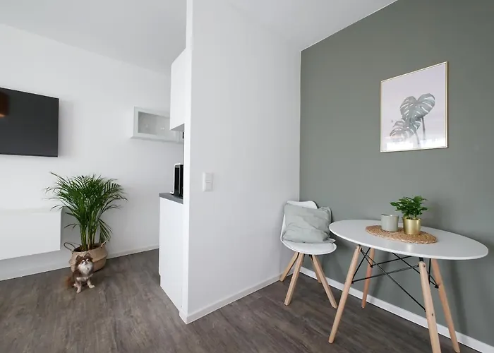 Zentral, Modern, Gemütlich Mit Balkon&parkplatz *