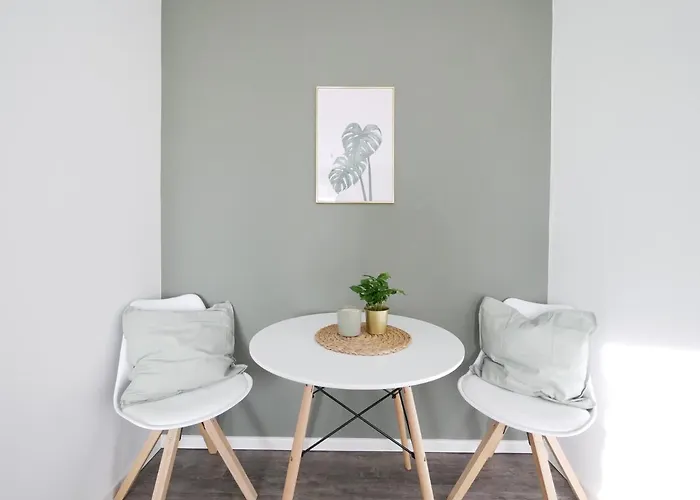 Zentral, Modern, Gemütlich Mit Balkon&parkplatz Apartamento