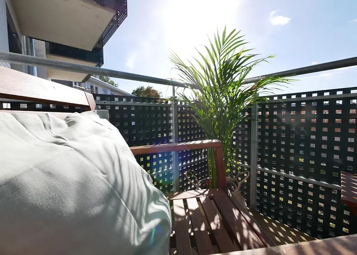 Zentral, Modern, Gemütlich Mit Balkon&parkplatz *